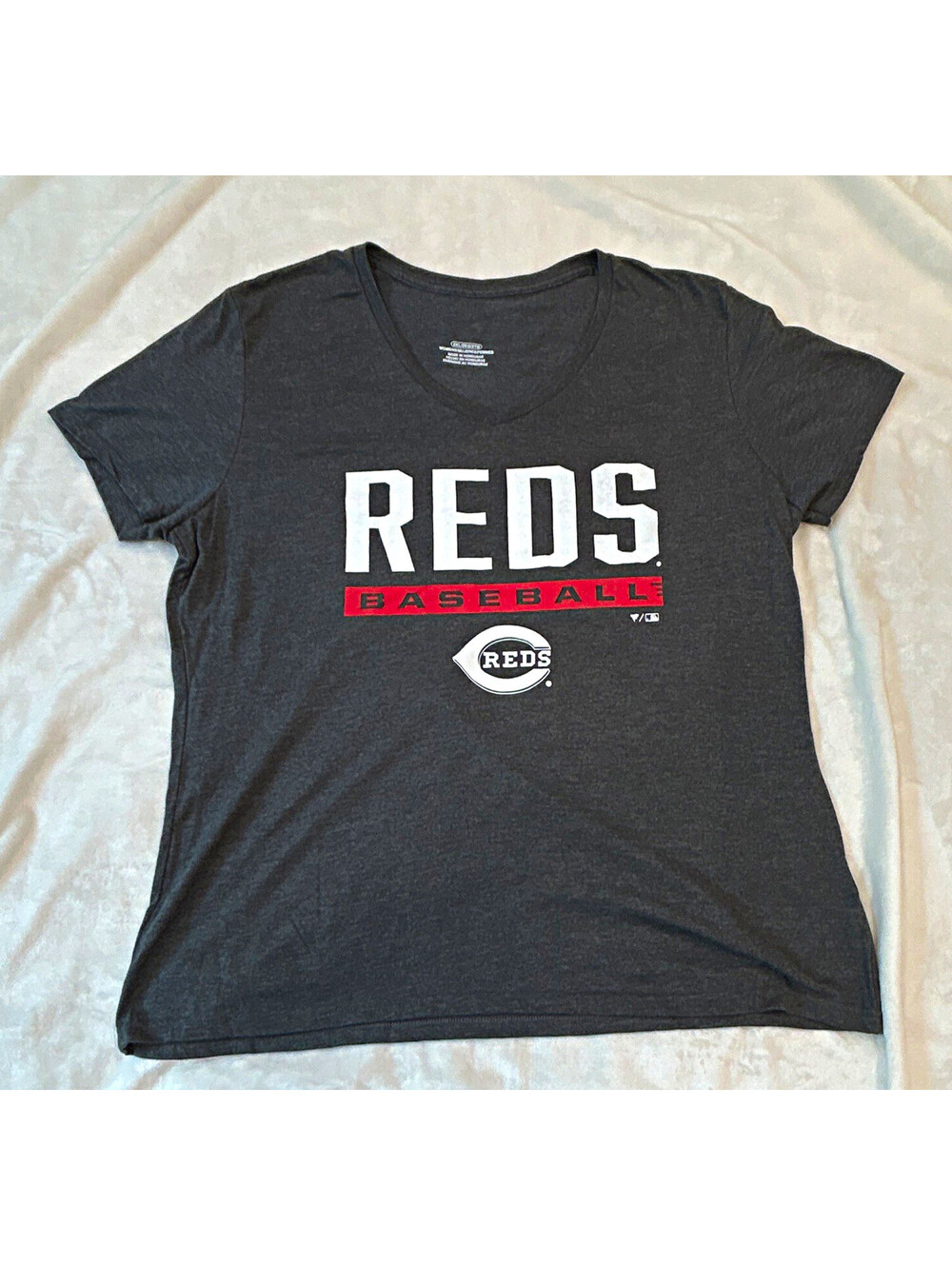 Women’s T-shirt ,Cincinnati Reds MLB Baseball V-Neck Size 2XL